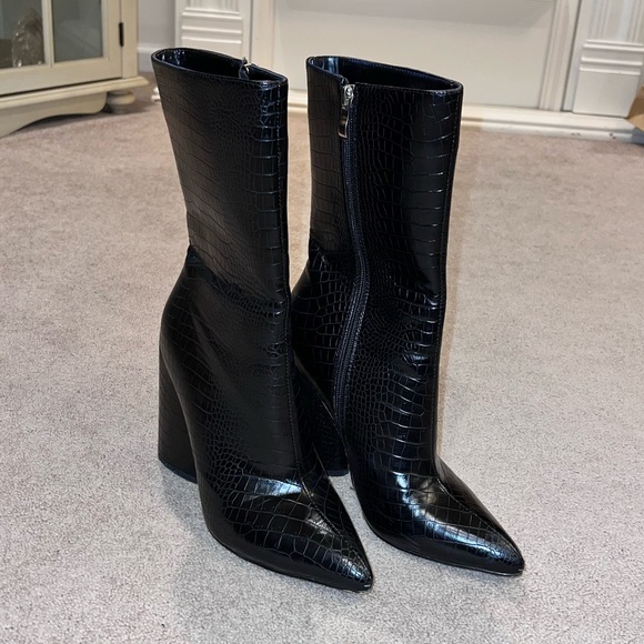 Black Croc Chunky Block Heel Point Toe Boots - Picture 1 of 7